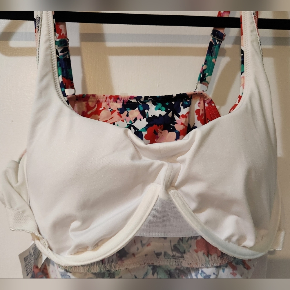 Women's Lands' End Floral Tankini Top, Size 12(Medium) - Picture 9 of 11